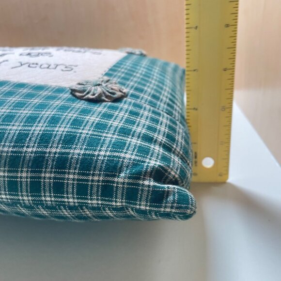 Beautiful Vintage embroidered Small Accent “Friends” Pillow - Picture 7 of 8